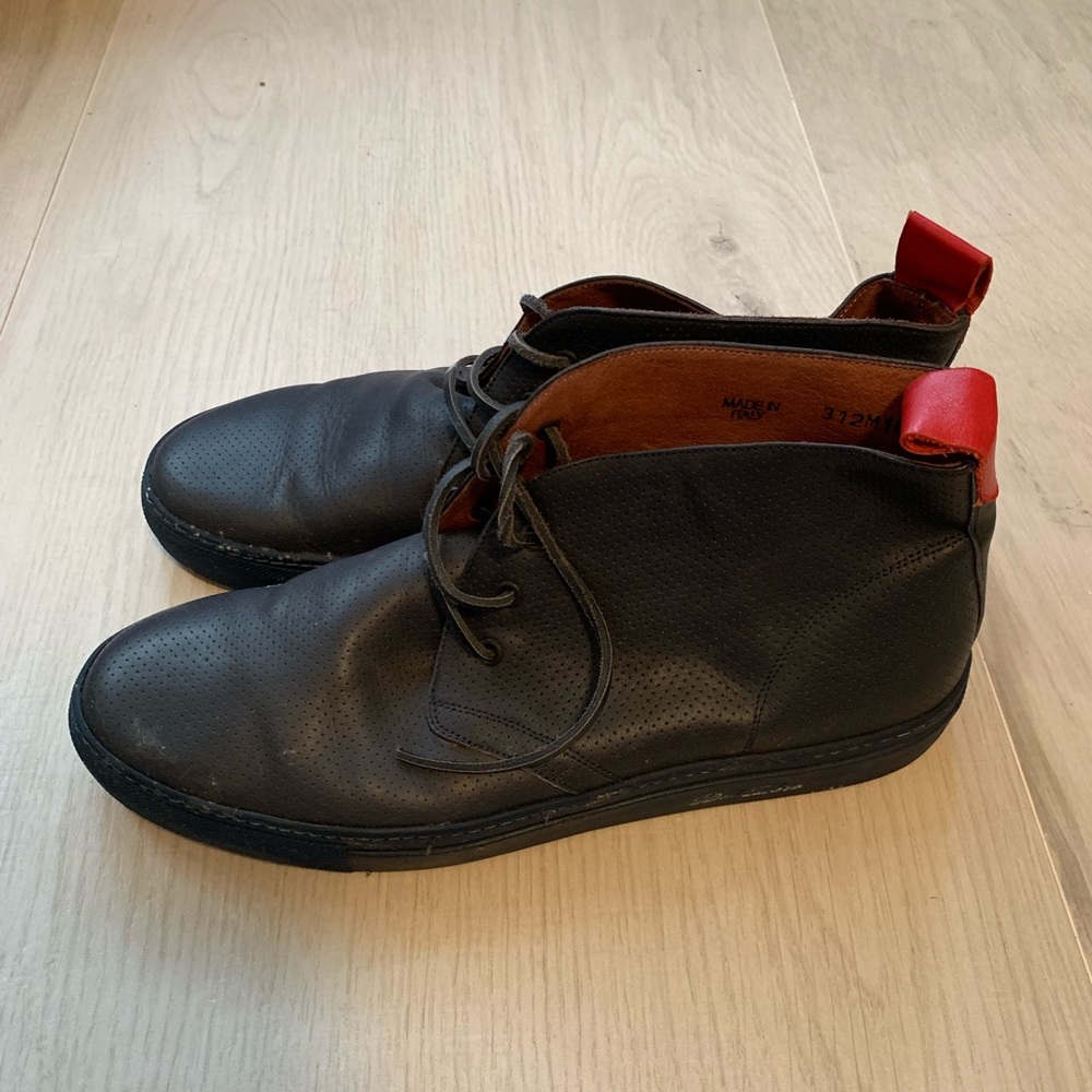 Del Toro Perforated Leather Chukka Sneaker